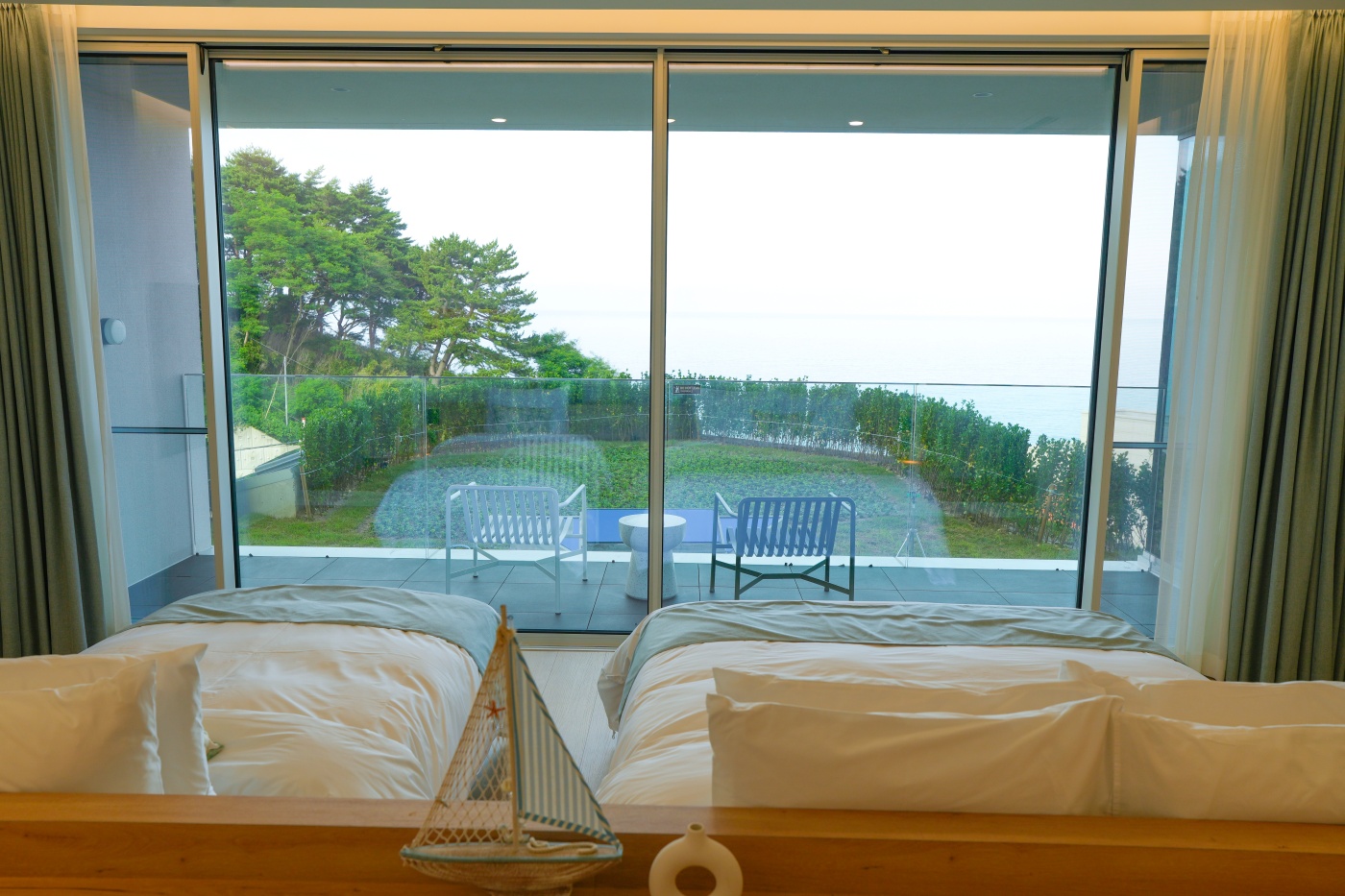 CLIFF VILLA