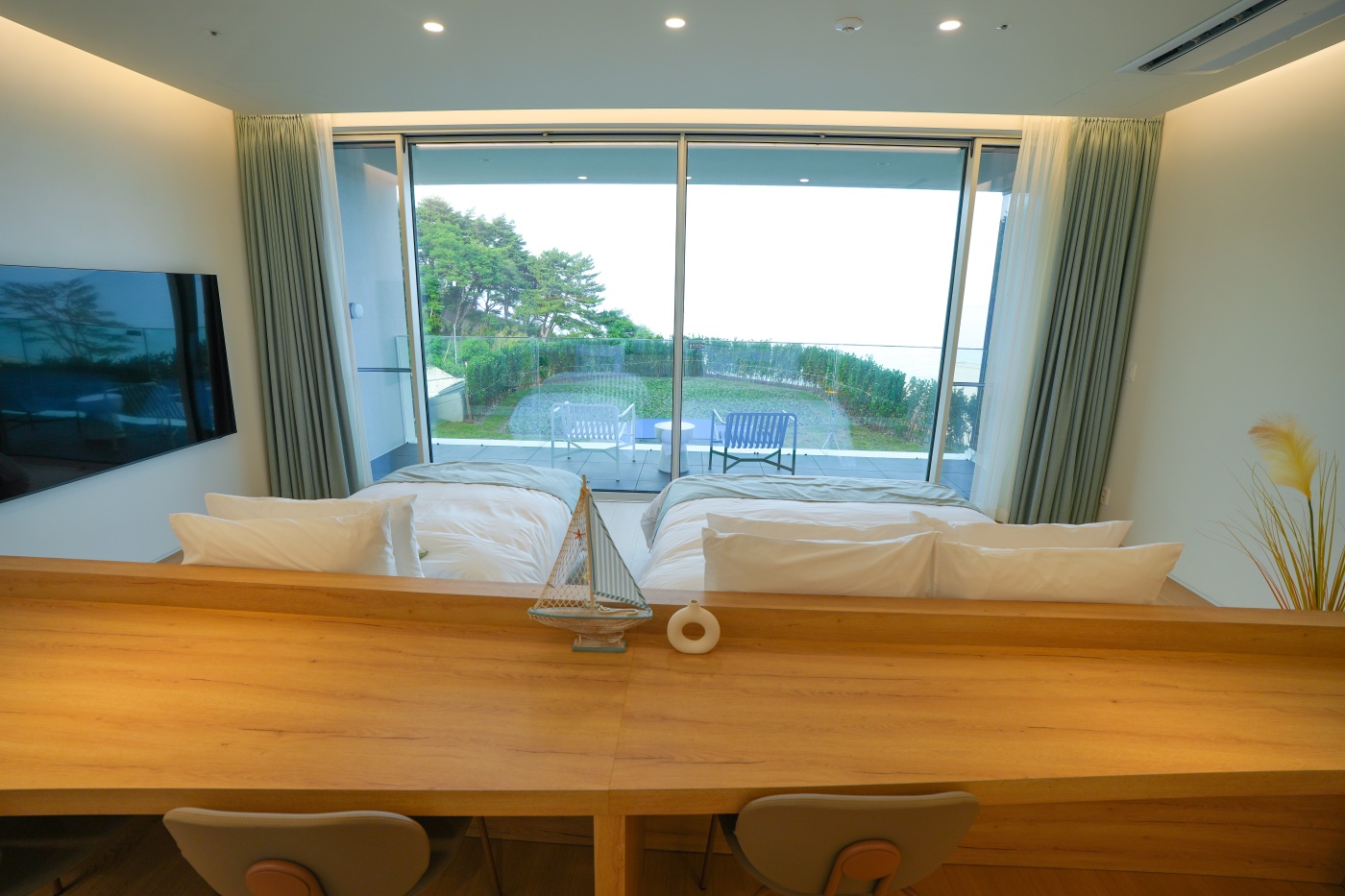CLIFF VILLA