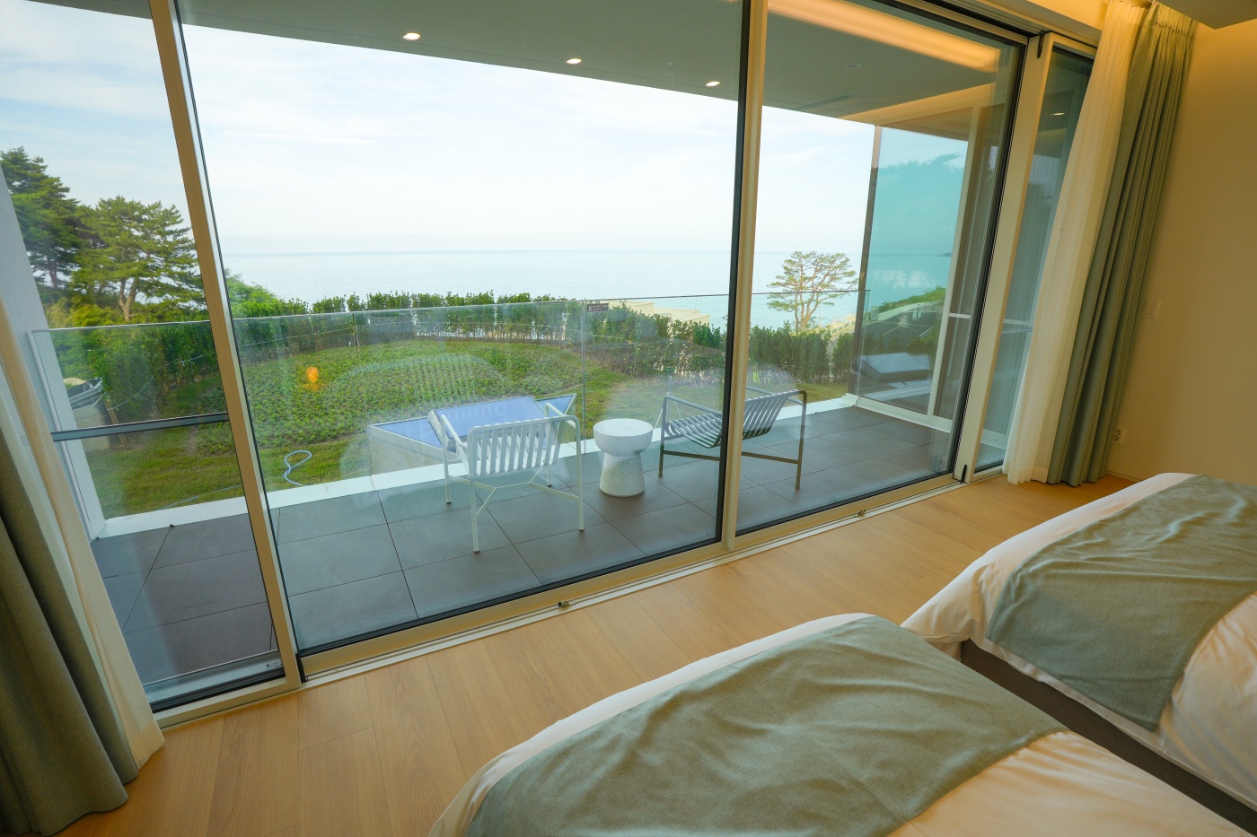 CLIFF VILLA