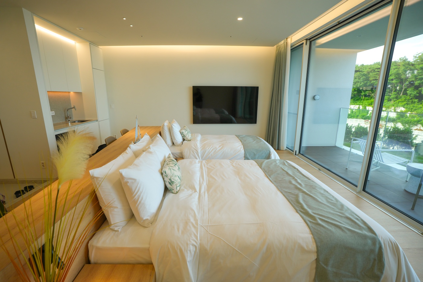 CLIFF VILLA