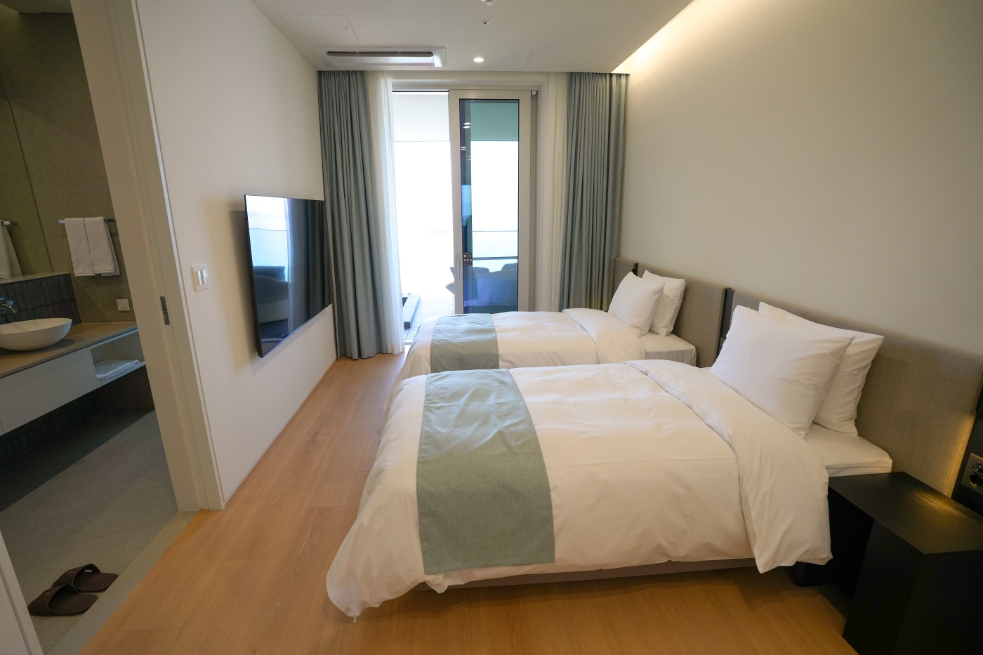 COAST VILLA SIGNATURE