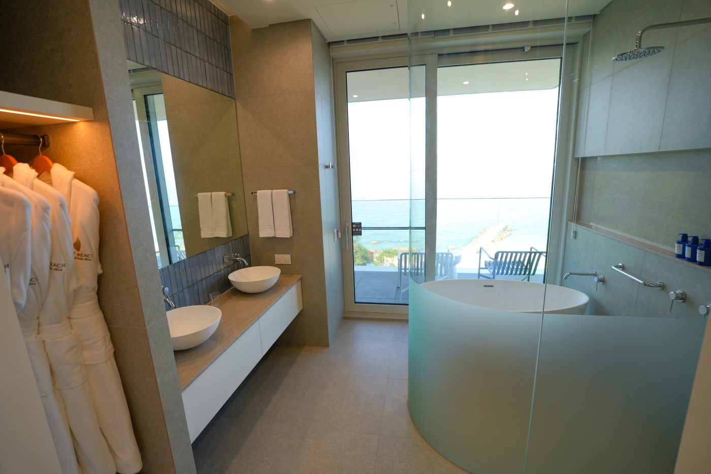 COAST VILLA SIGNATURE